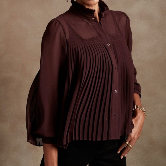 Banana Republic Pleated Blouse - Picture 11 of 12